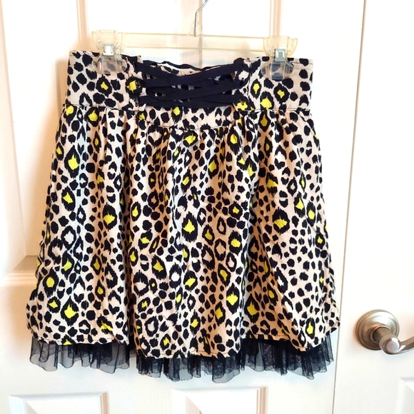 D-Signed animal print girls skirt ruffel slip at hem line size Large - Picture 1 of 9